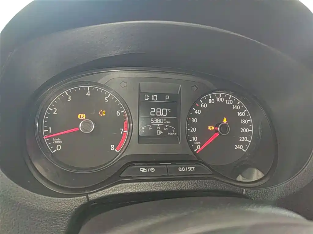 Volkswagen Polo 2016 1.4L Automatic Trend фото 12