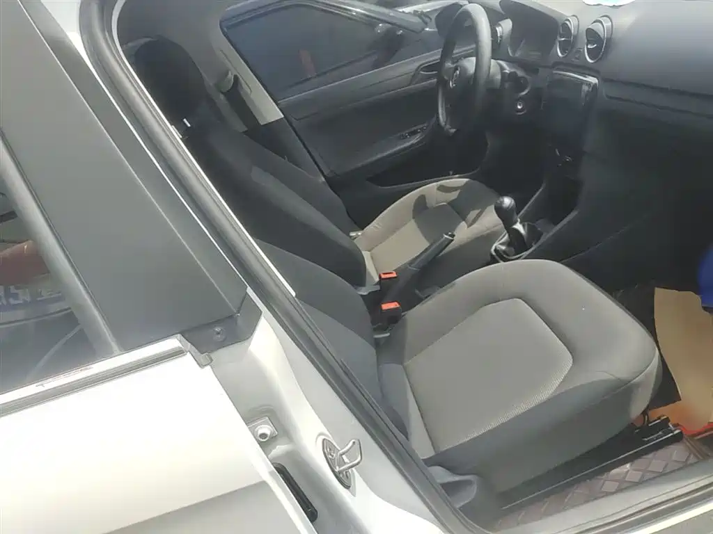 Volkswagen Jetta 2017 1.5L Manual Fashion фото 25