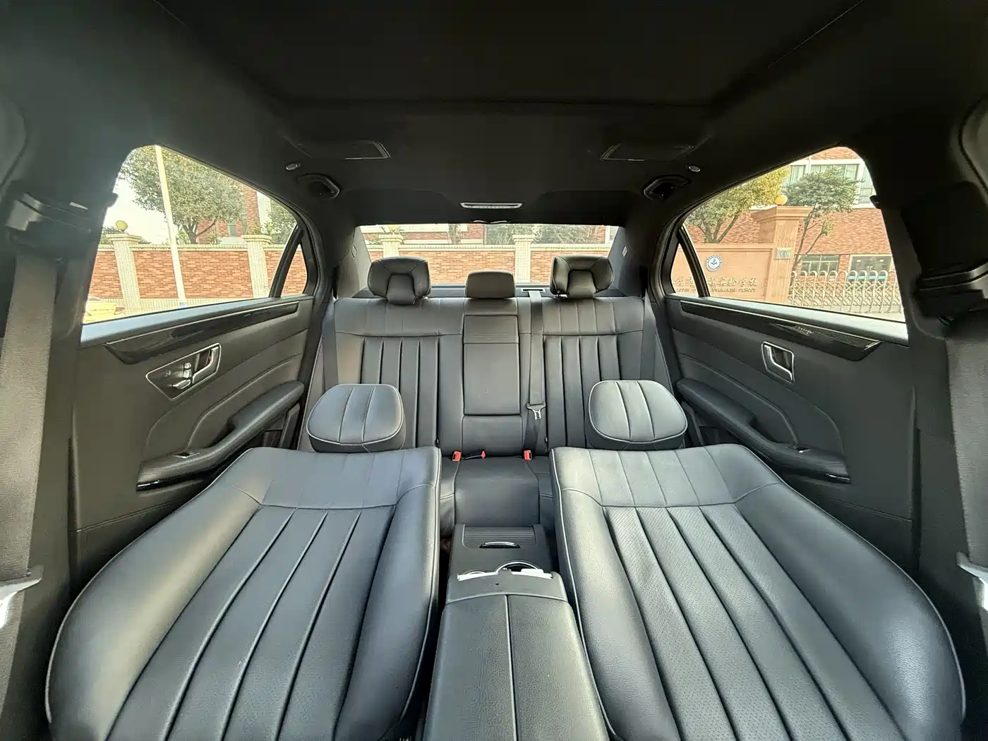 Mercedes-Benz E-Class 2015 E 260 L Sport фото 24