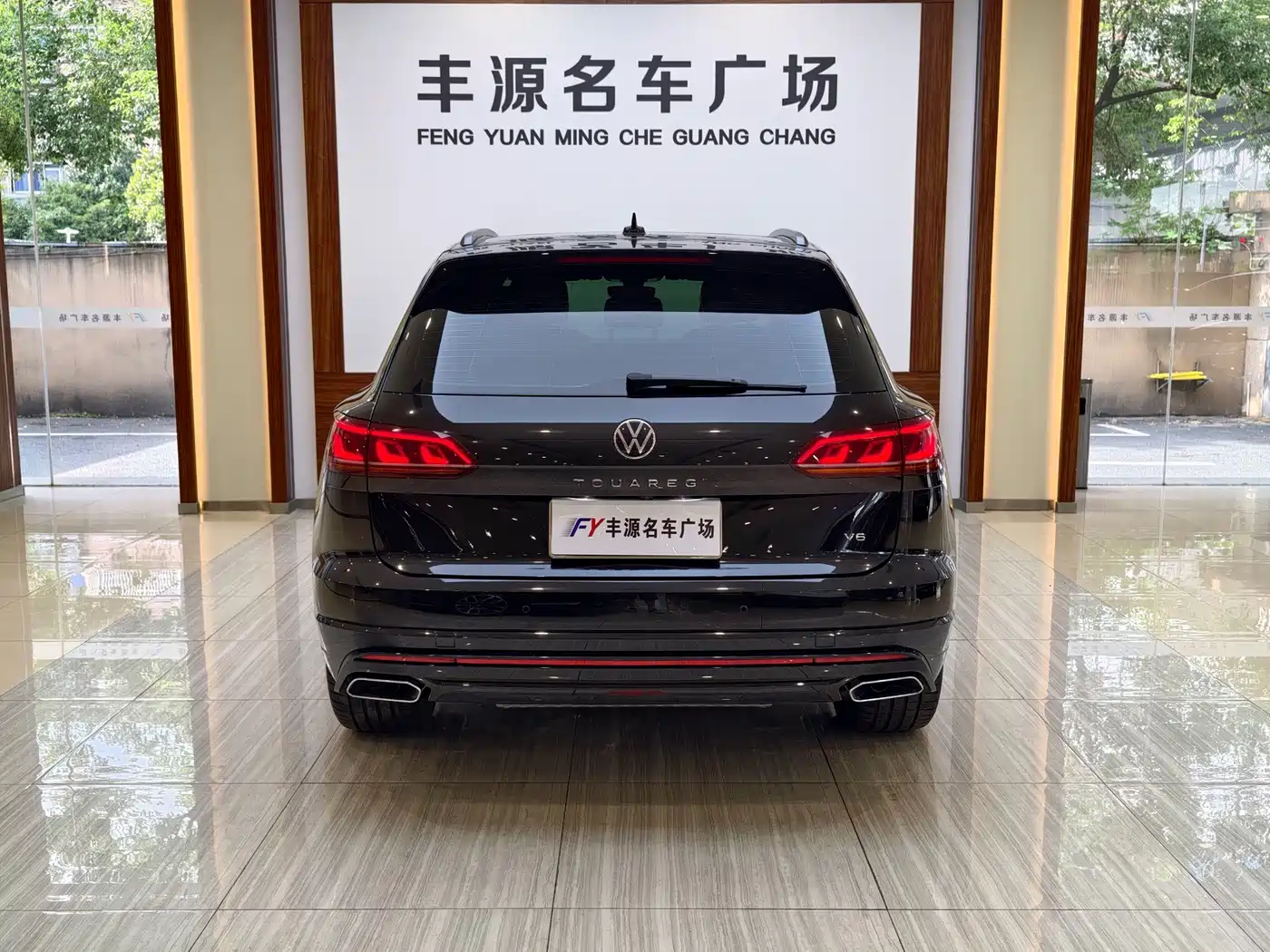 Volkswagen Touareg 2023 2023 3.0TSI R-Line Black Sports Package