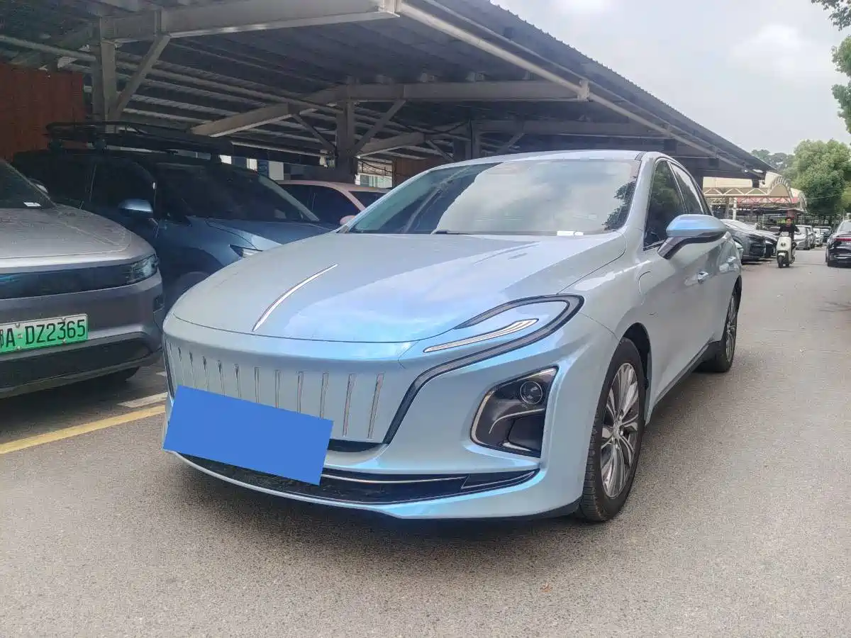 Hongqi E-QM5 2023 620km PLUS