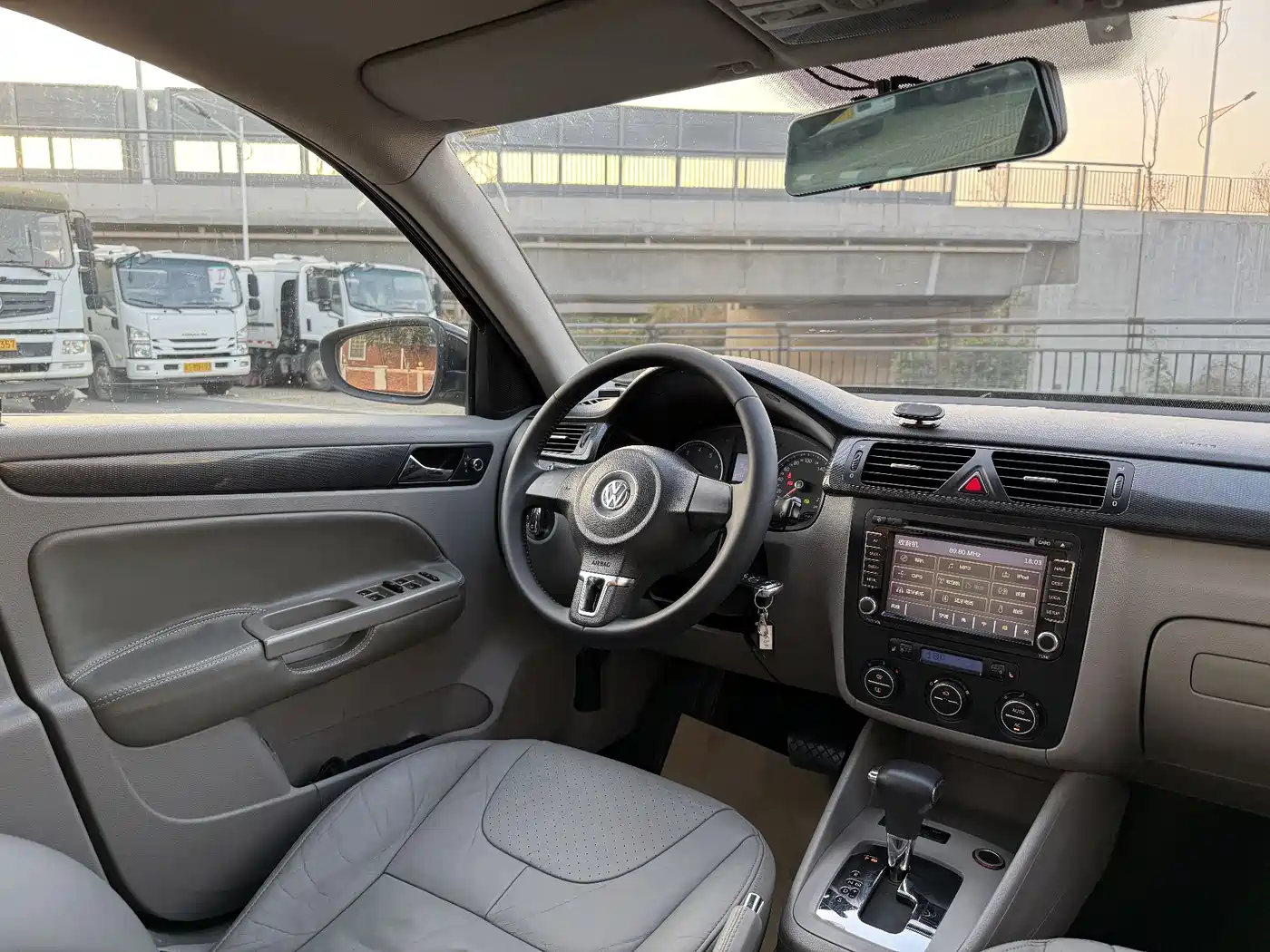 Volkswagen Bora 2012 1.6L Automatic Luxury Model фото 19