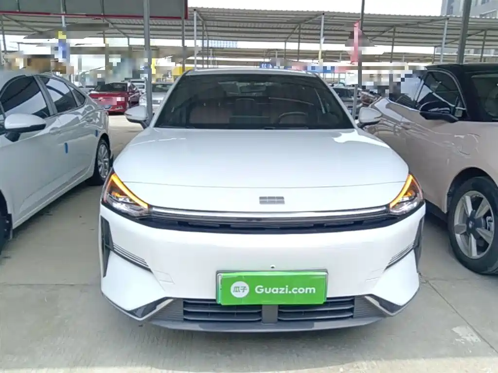 Geely Galaxy Galaxy L6 2025 EM-i 140km Voyage Edition фото 3