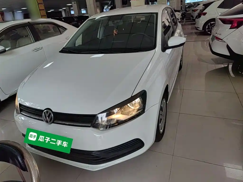 Volkswagen Polo 2016 1.4L Automatic Trend фото 3
