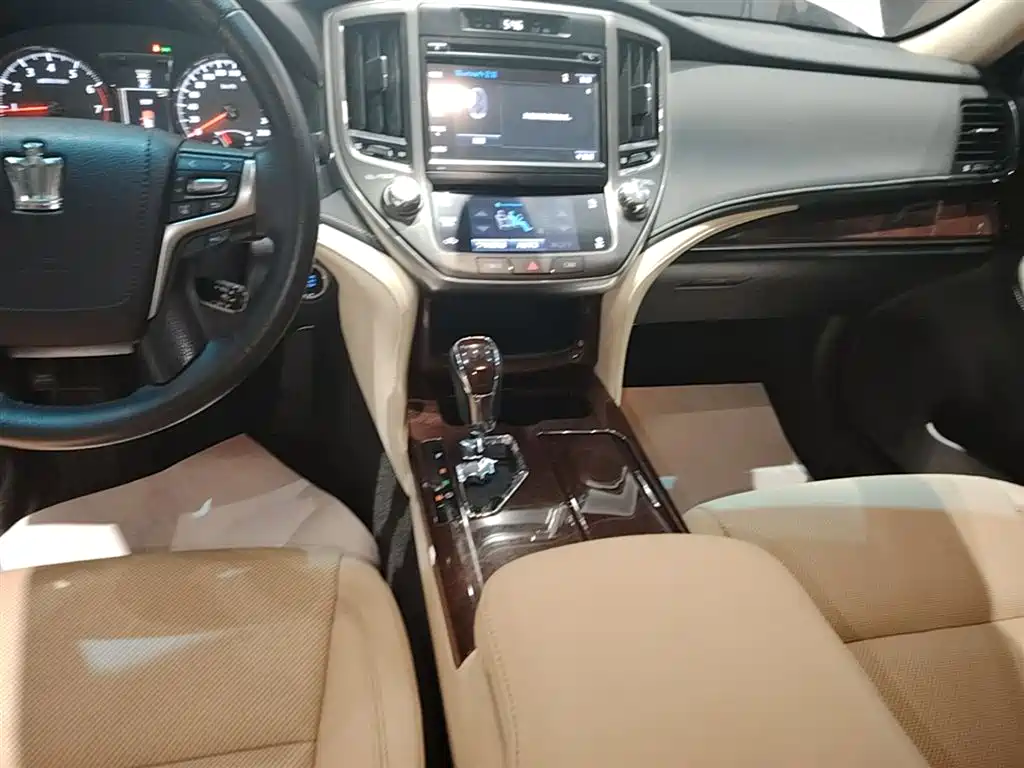 Toyota Crown 2018 2.0T Fashion Edition фото 13