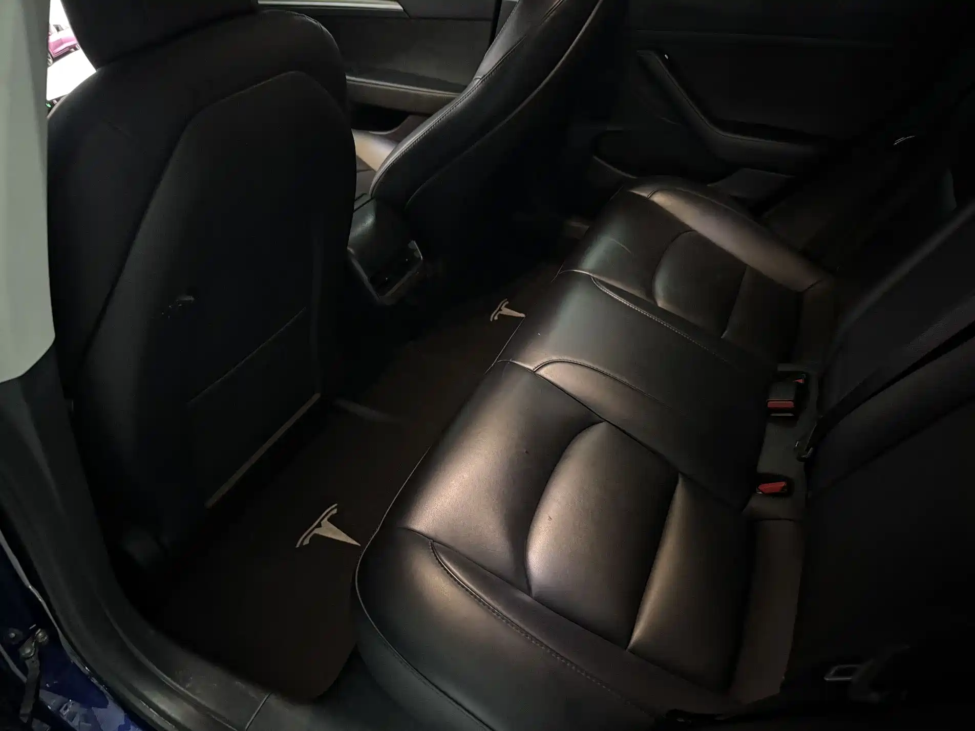 Фото 10 - Tesla Model 3