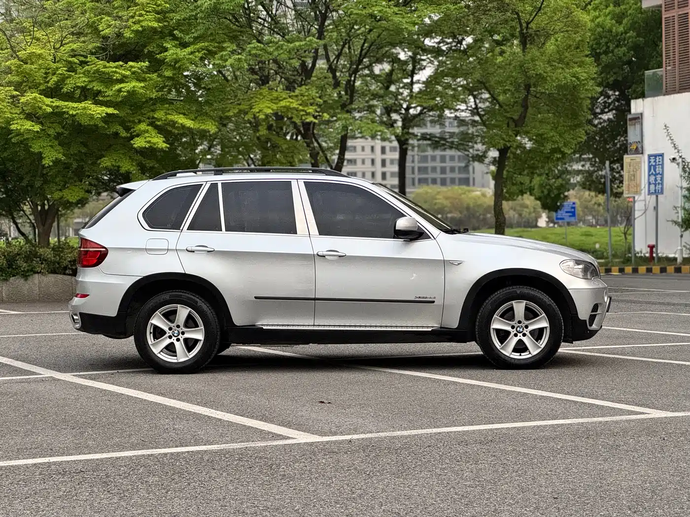 BMW X5 (Import) 2011 xDrive35i Leading Edition фото 7