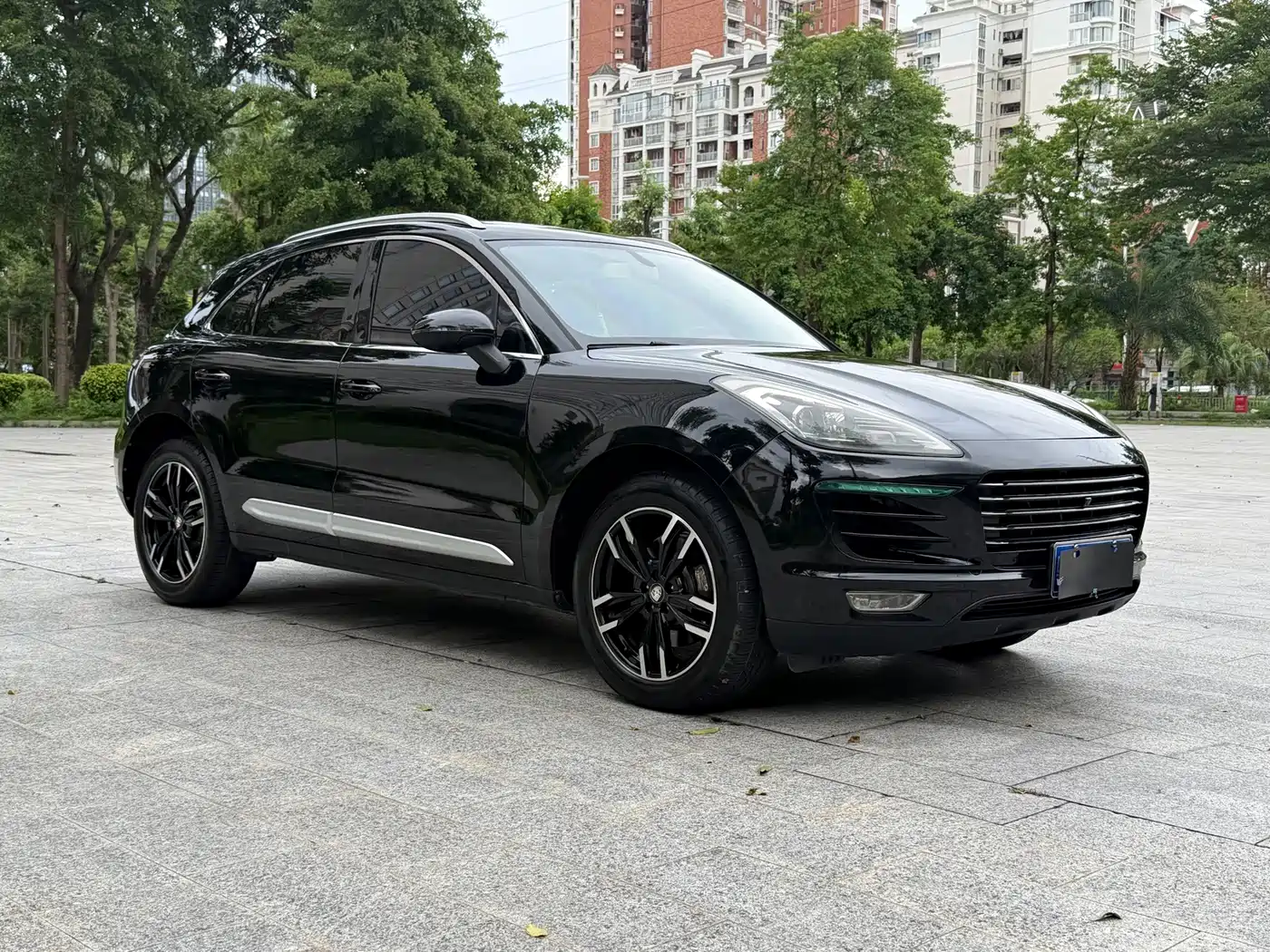 Фото 3 - Zotye SR9