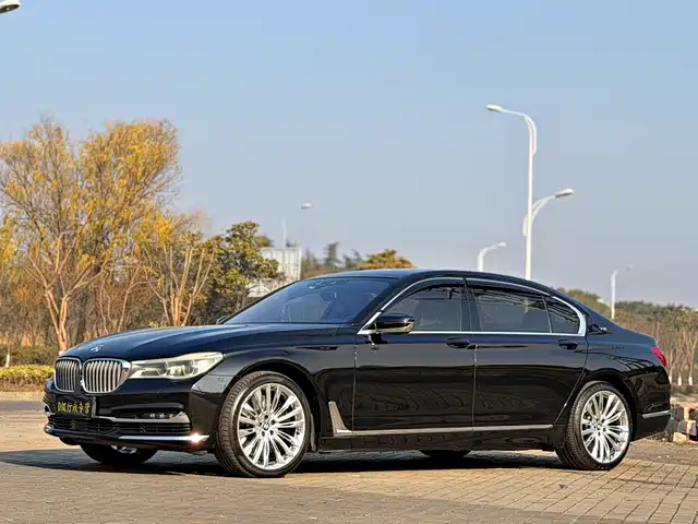 BMW 7 SERIES