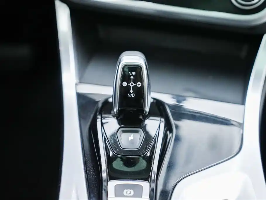 Lynk & Co 01 2017 2.0T 2WD фото 12