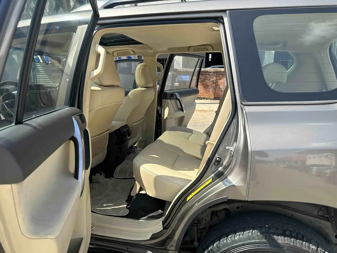 Toyota Prado 2015 2.7L Automatic Standard фото 7