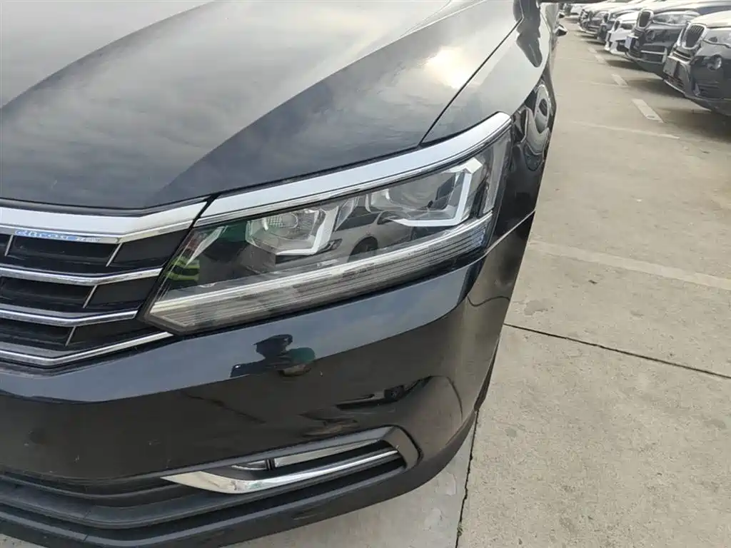 Volkswagen Passat 2017 330TSI DSG Prestige фото 24