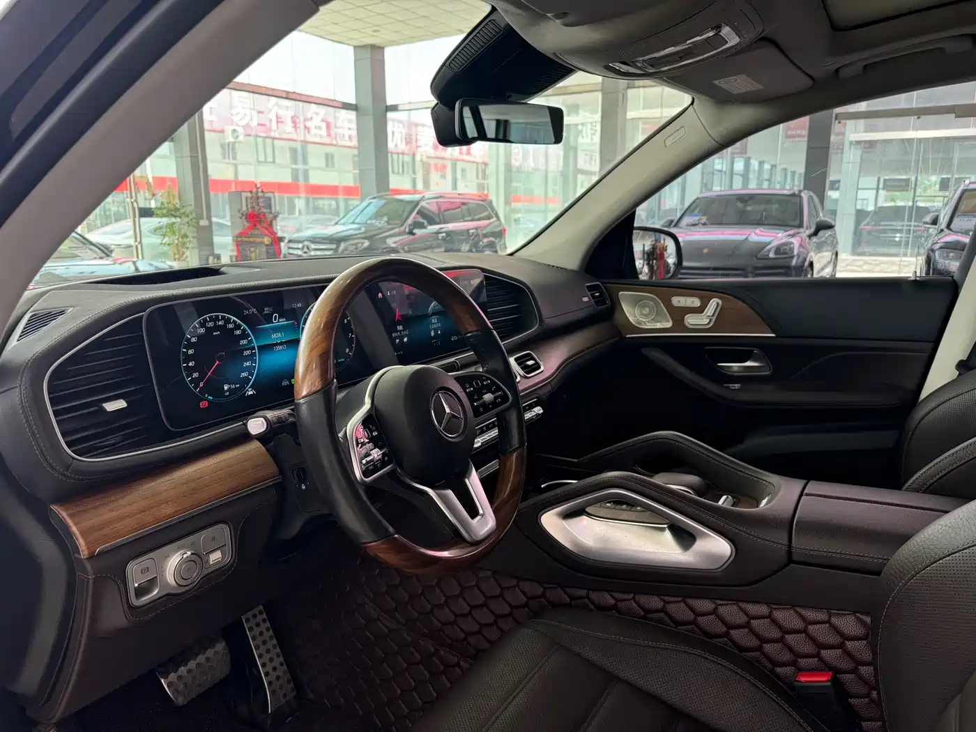 Mercedes-Benz GLS 2022 Second Facelift GLS 450 4MATIC Luxury фото 8