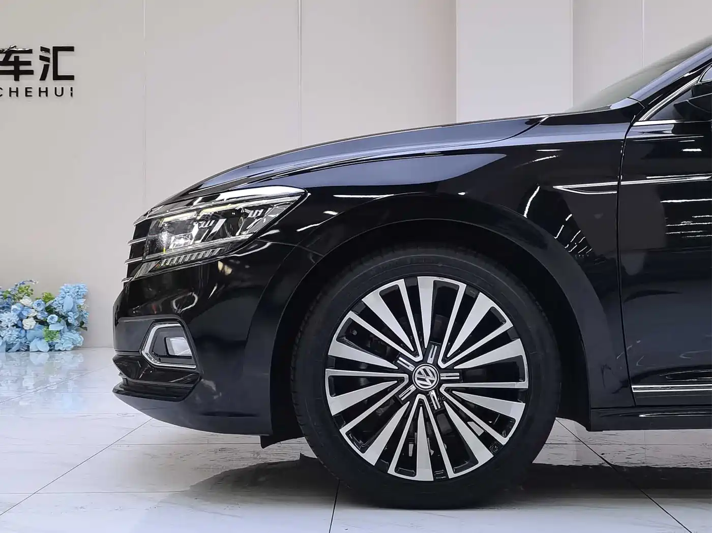 Volkswagen Passat 2019 330TSI Premium Edition China V фото 30