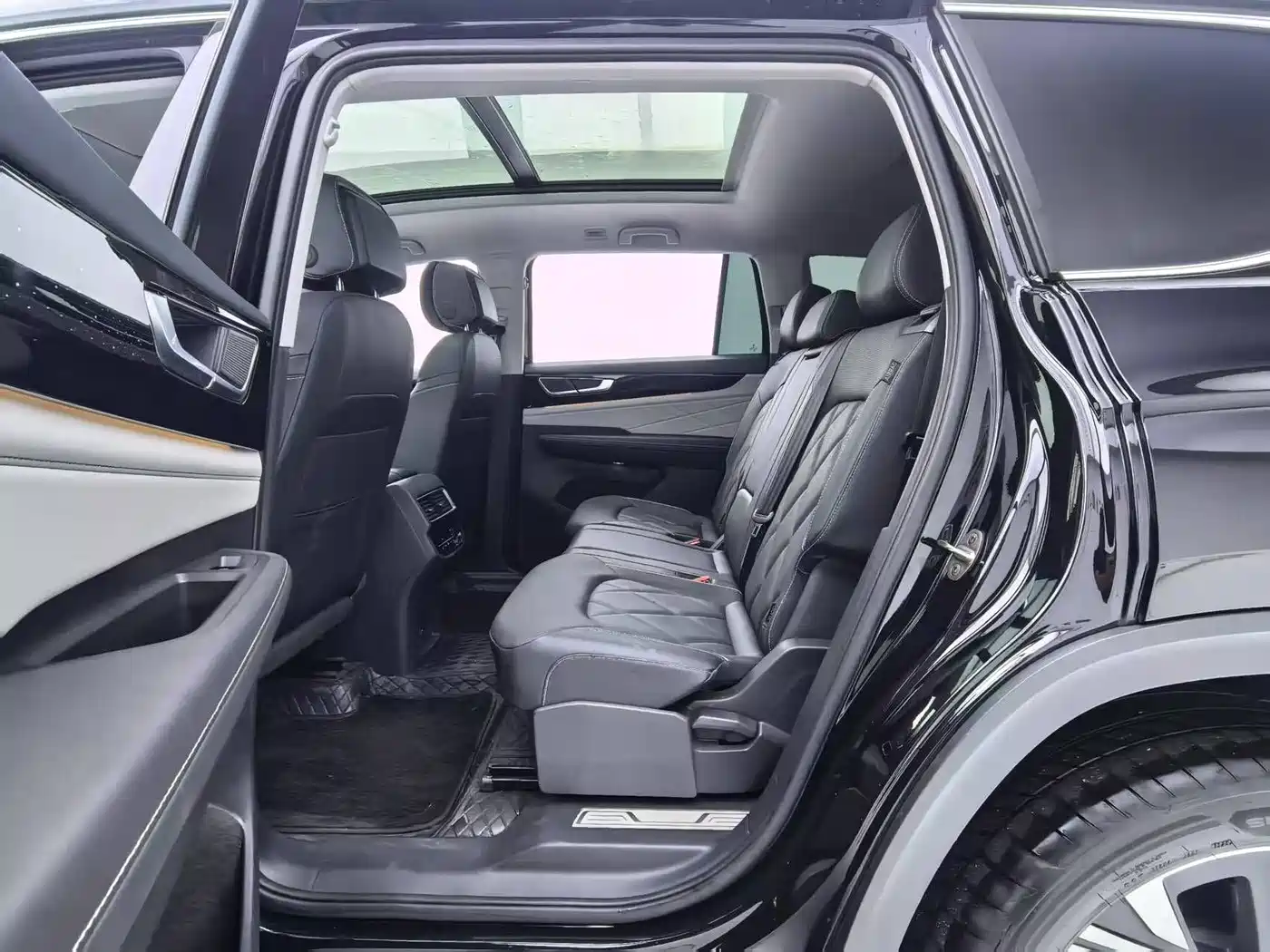 Volkswagen Teramont 2025 380TSI 4WD Outstanding Edition фото 16