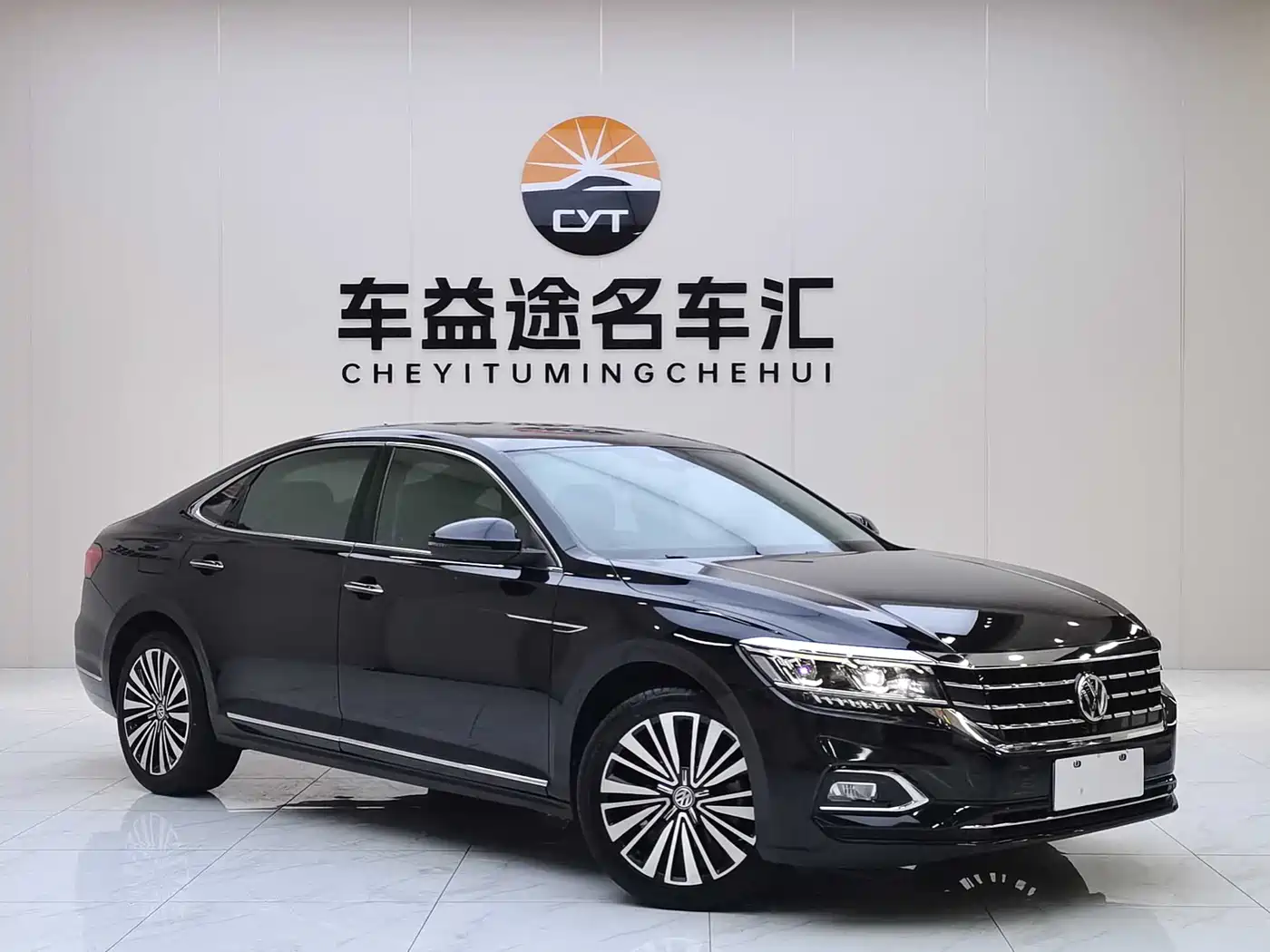 Volkswagen Passat 2019 330TSI Premium Edition China V фото 3