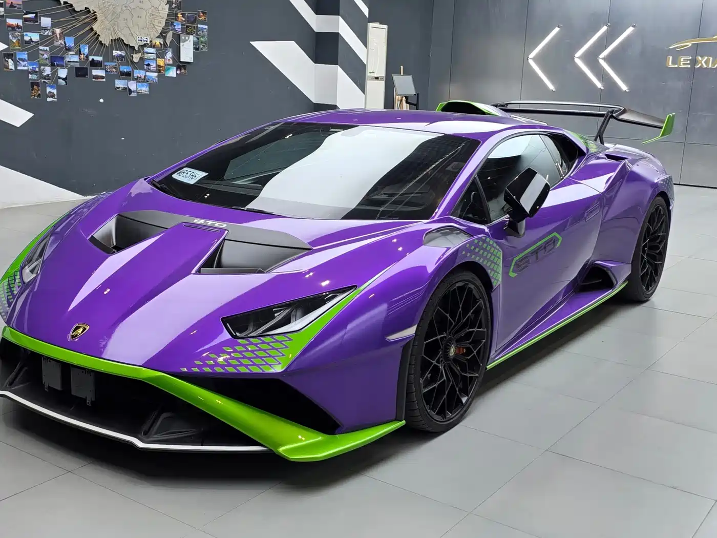 LAMBORGHINI HURACÁN