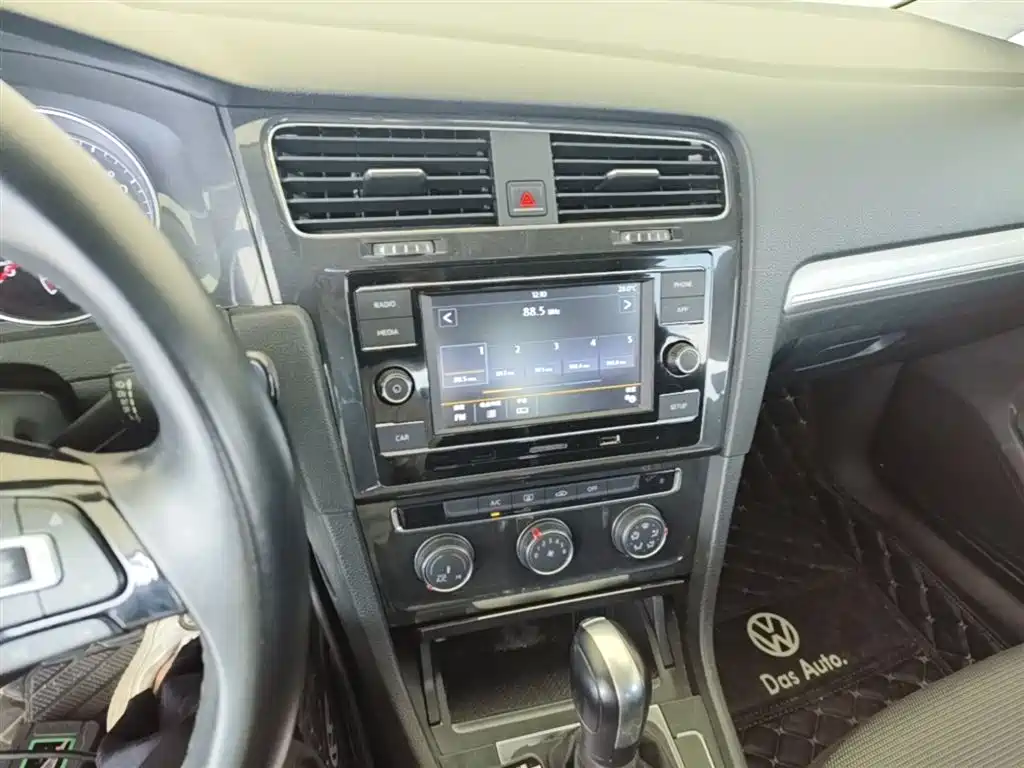 Volkswagen Golf 2018 1.6L Automatic Comfort фото 13