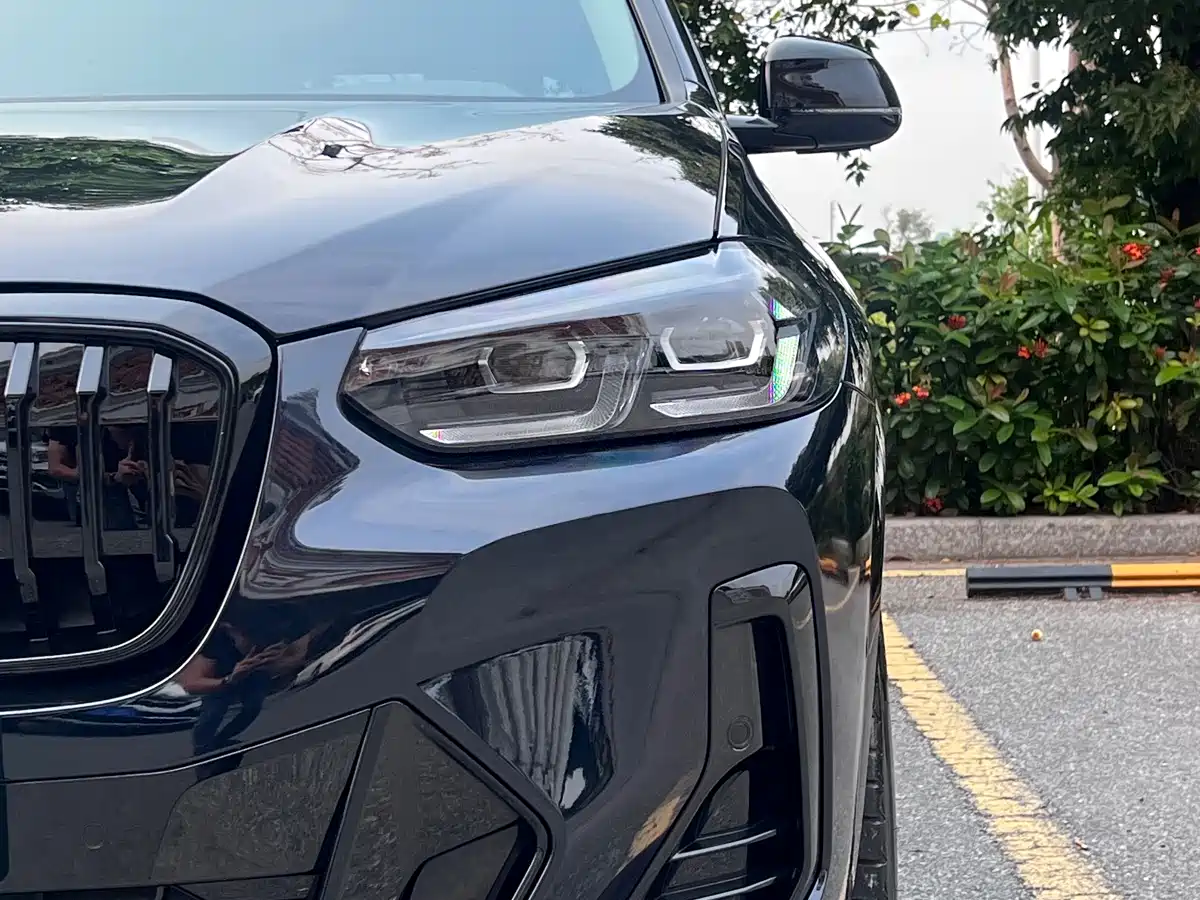 BMW IX3