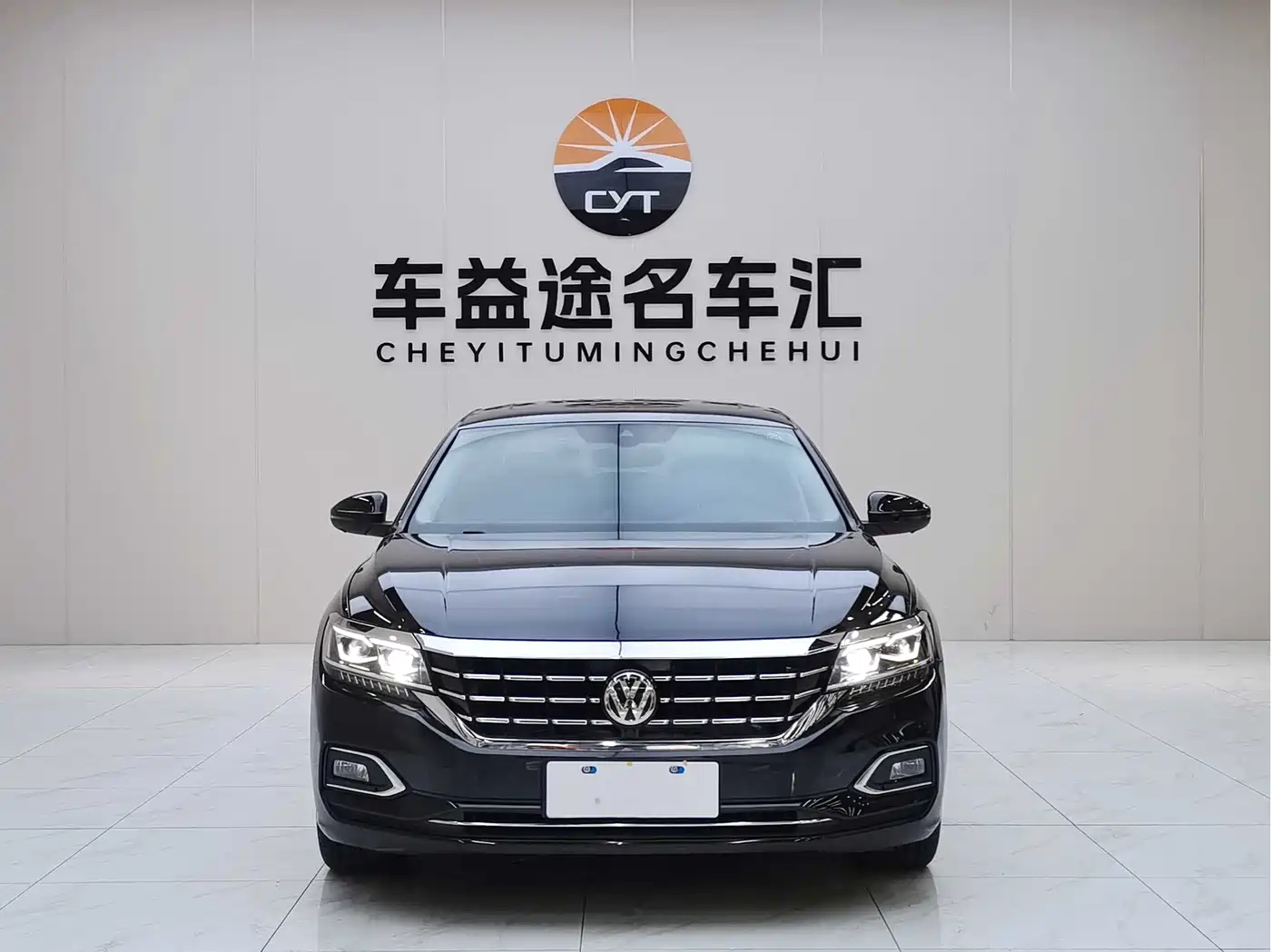 Volkswagen Passat 2019 330TSI Premium Edition China V фото 2