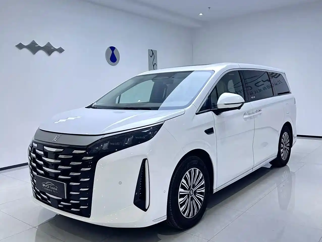 BYD Xia 2025 2025 DM-i 1.5T 180km Surpass Edition