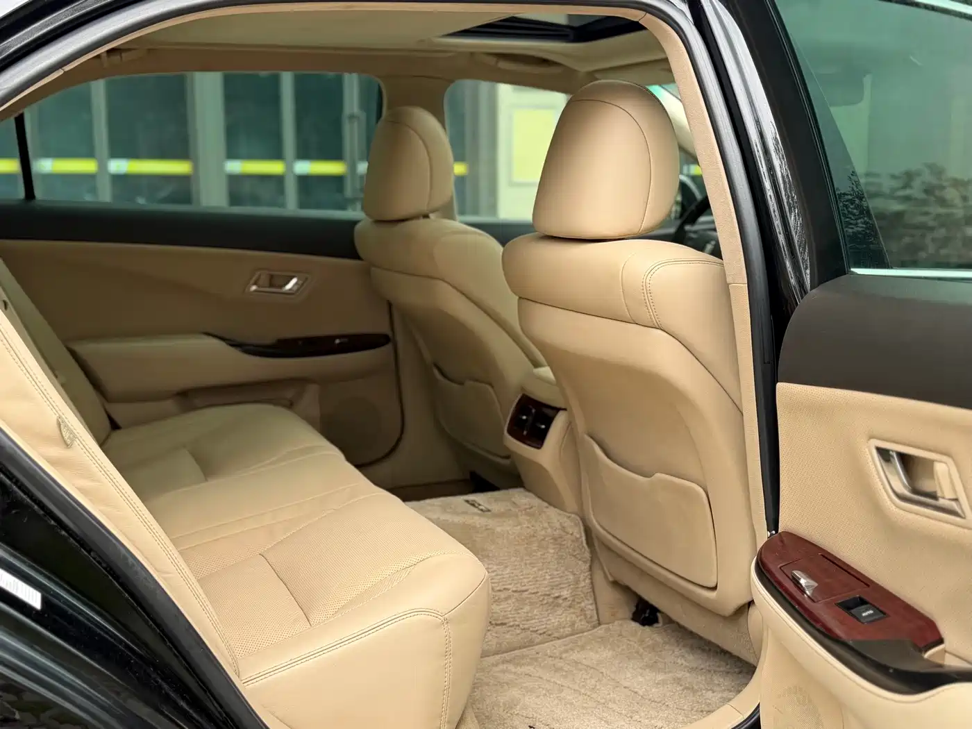 Toyota Crown 2011 2.5L Royal Leather Sunroof Special Edition фото 15