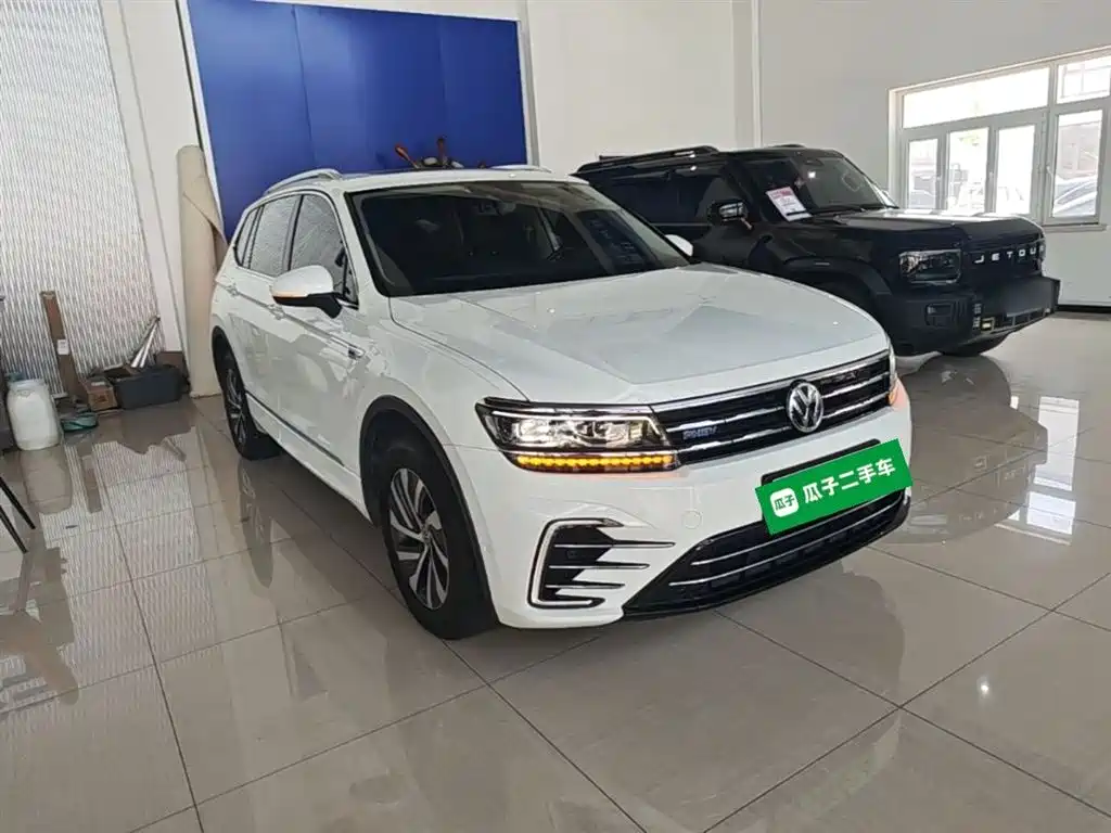 Фото 4 - Volkswagen Tiguan L PHEV