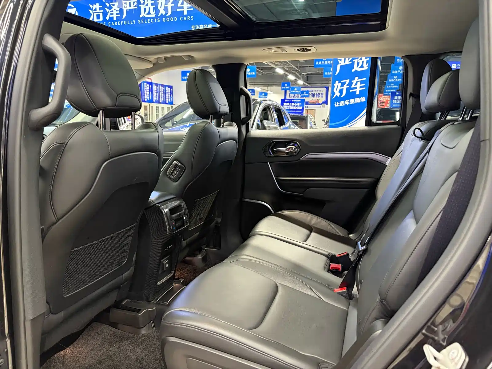 Фото 9 - Jeep Grand Commander