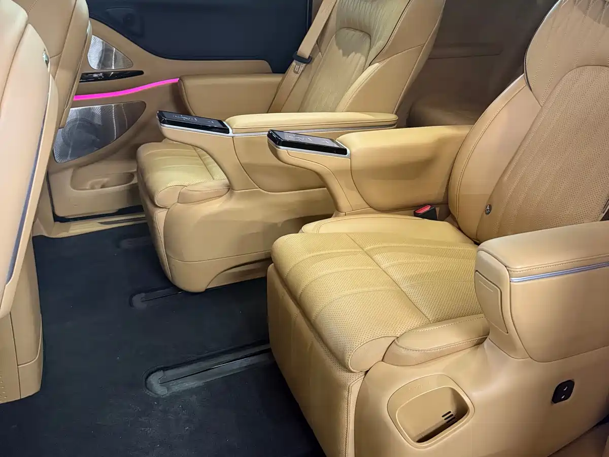 Voyah Auto Voyah Dreamer 2025 PHEV AWD Flagship Kunpeng Edition фото 4