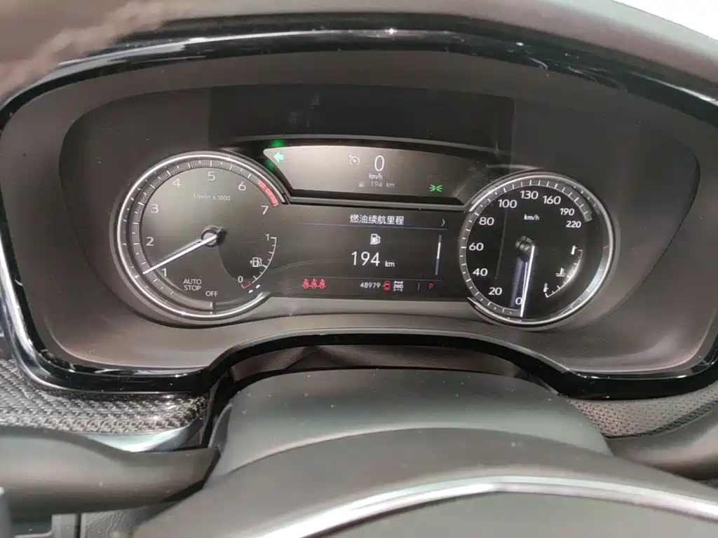Фото 12 - Cadillac XT5