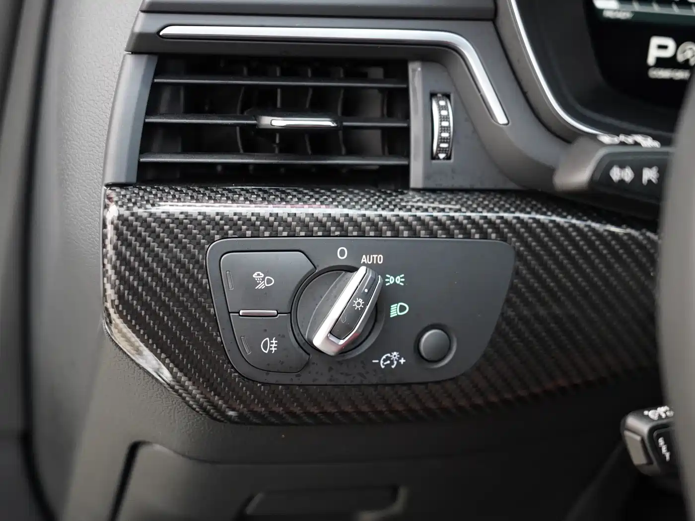 Audi A4L 2022 40 TFSI Luxury Dynamic фото 14