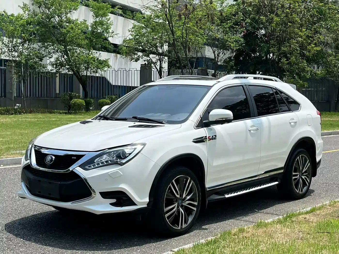BYD Tang New Energy 2017 Model 2.0T Full-time 4WD Elegance