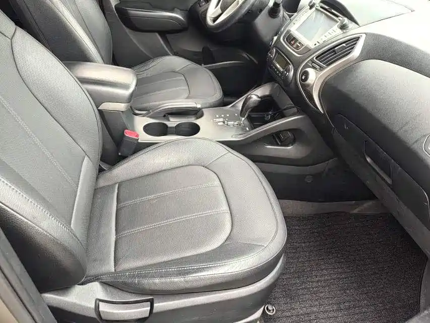 Hyundai Beijing Hyundai ix35 2015 2.0L Automatic 2WD Smart Type China IV фото 4