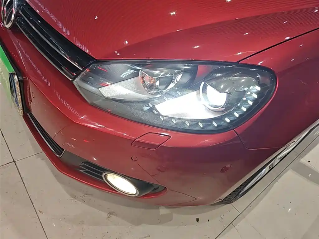 Volkswagen Golf (Import) 2012 1.4TSI Luxury Convertible Edition фото 24