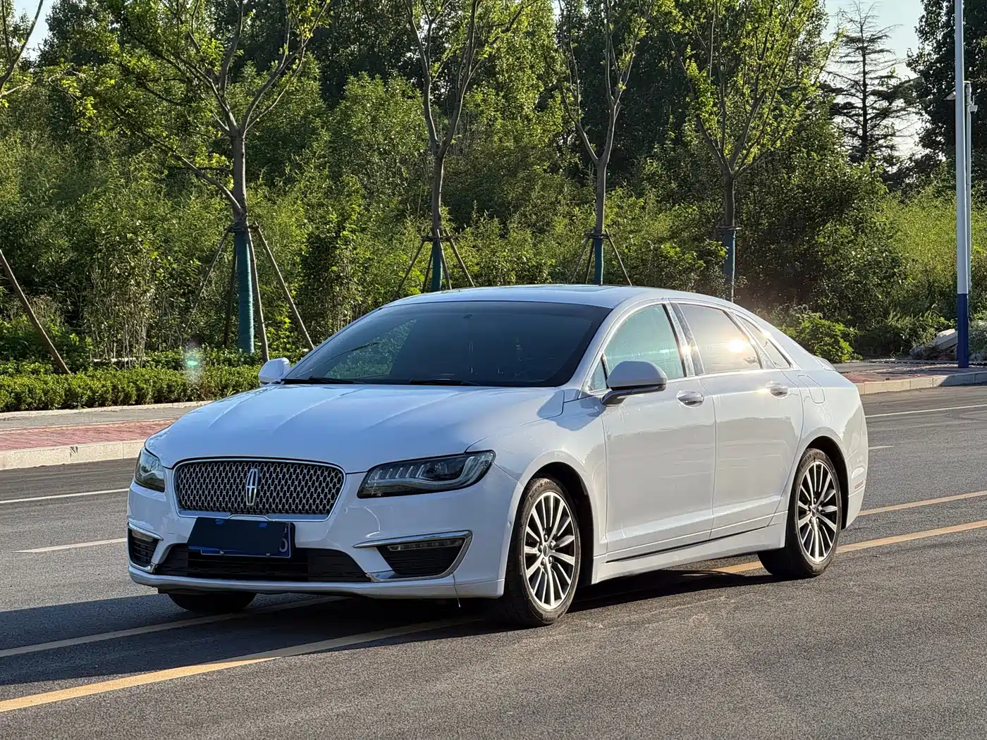 صورة 1 - Lincoln MKZ