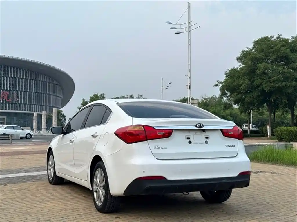 Kia K3 2015 1.6L Automatic GLS фото 6