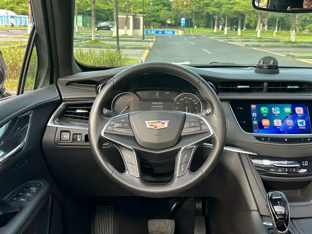 CADILLAC XT5
