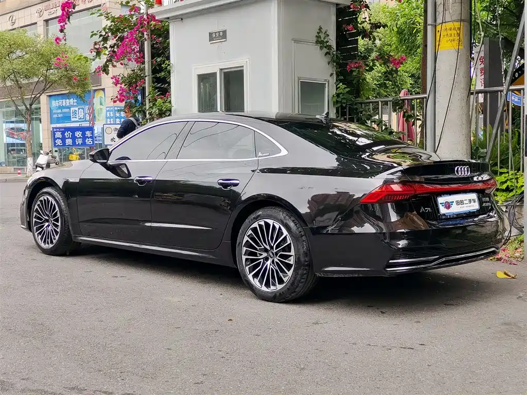 Audi A7L 2024 45TFSI S-line Dream Edition Crystal Package фото 4
