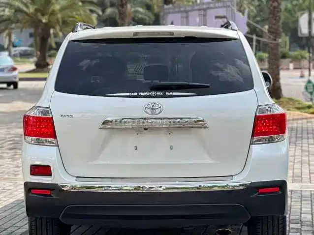Toyota Highlander 2012 2.7L 2WD 7-Seater Luxury Edition фото 8