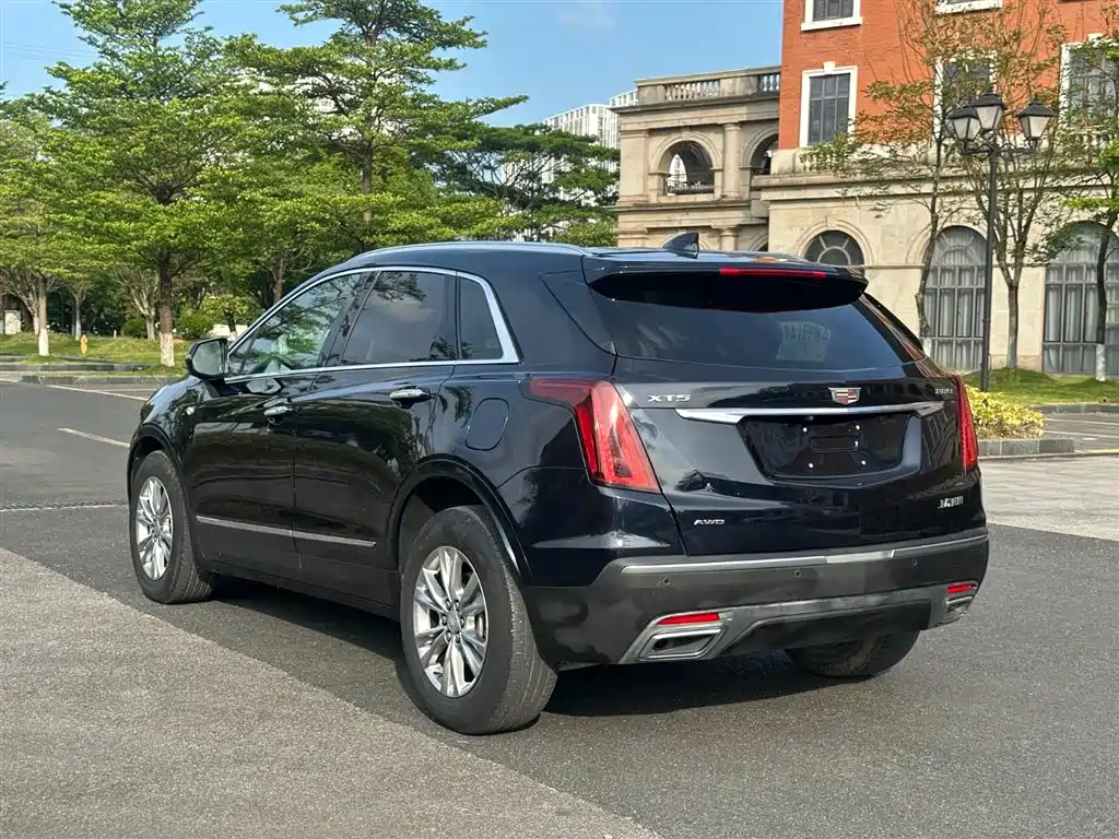 CADILLAC XT5