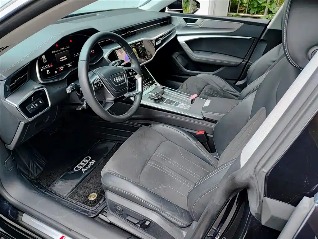 Audi A7L 2024 45TFSI S-line Dream Edition Crystal Package фото 7