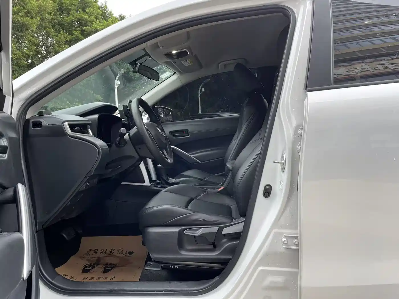 Toyota Frontlander 2023 2.0L CVT Elite Edition фото 4