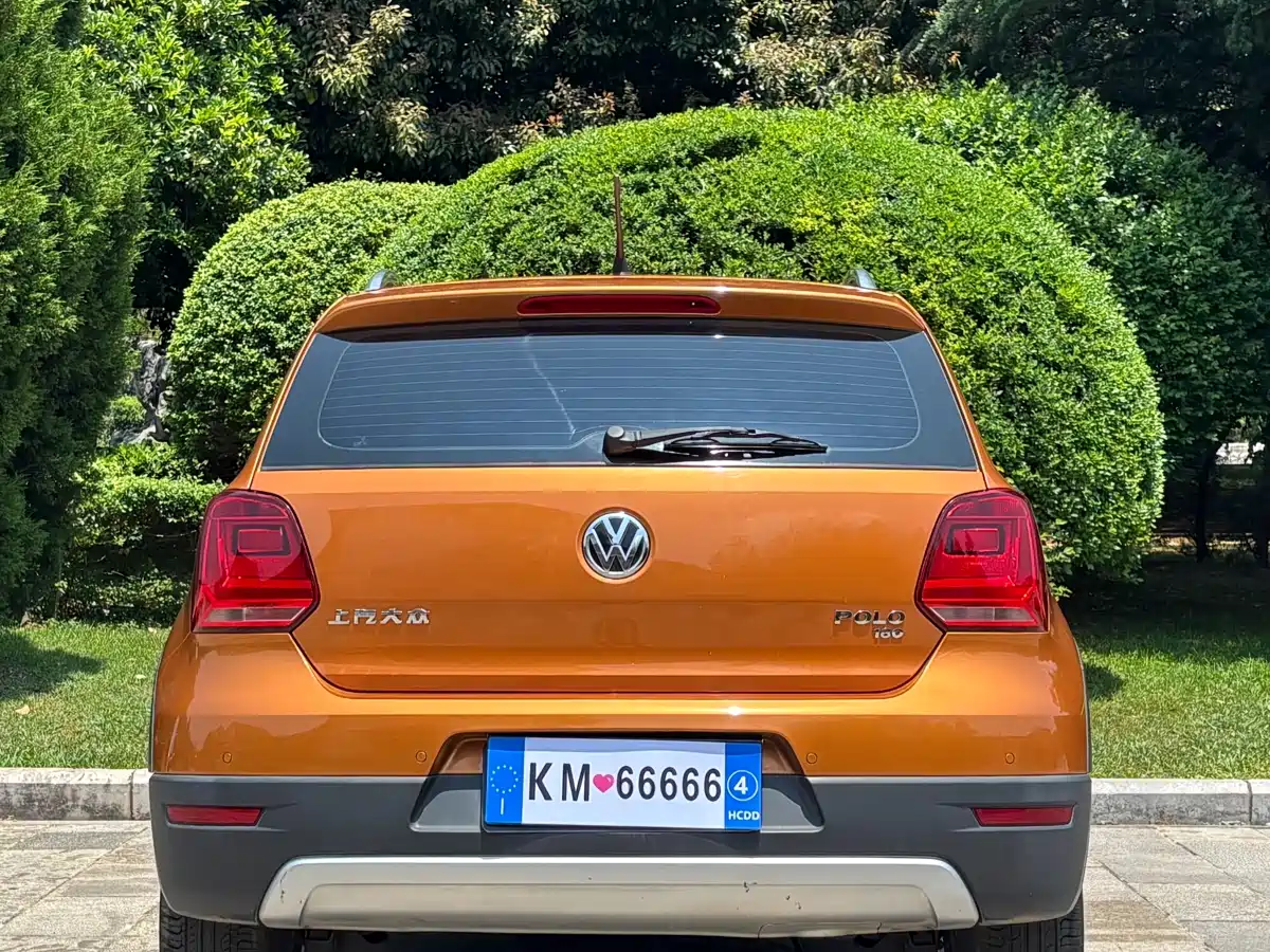 Volkswagen Polo 2018 1.5L Cross Polo Auto фото 16