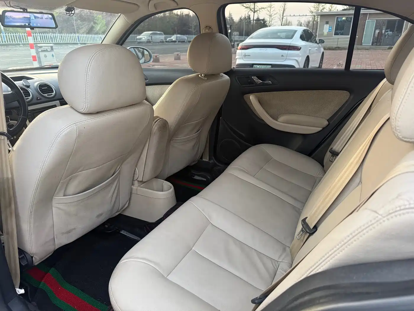 Volkswagen Lavida 2013 1.6L Manual Trend Edition фото 7