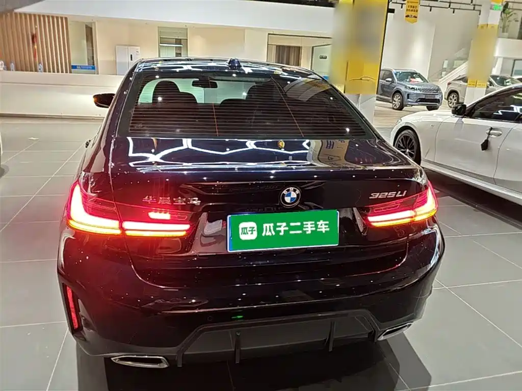 BMW 3 Series 2024 325Li M Sport Package фото 6