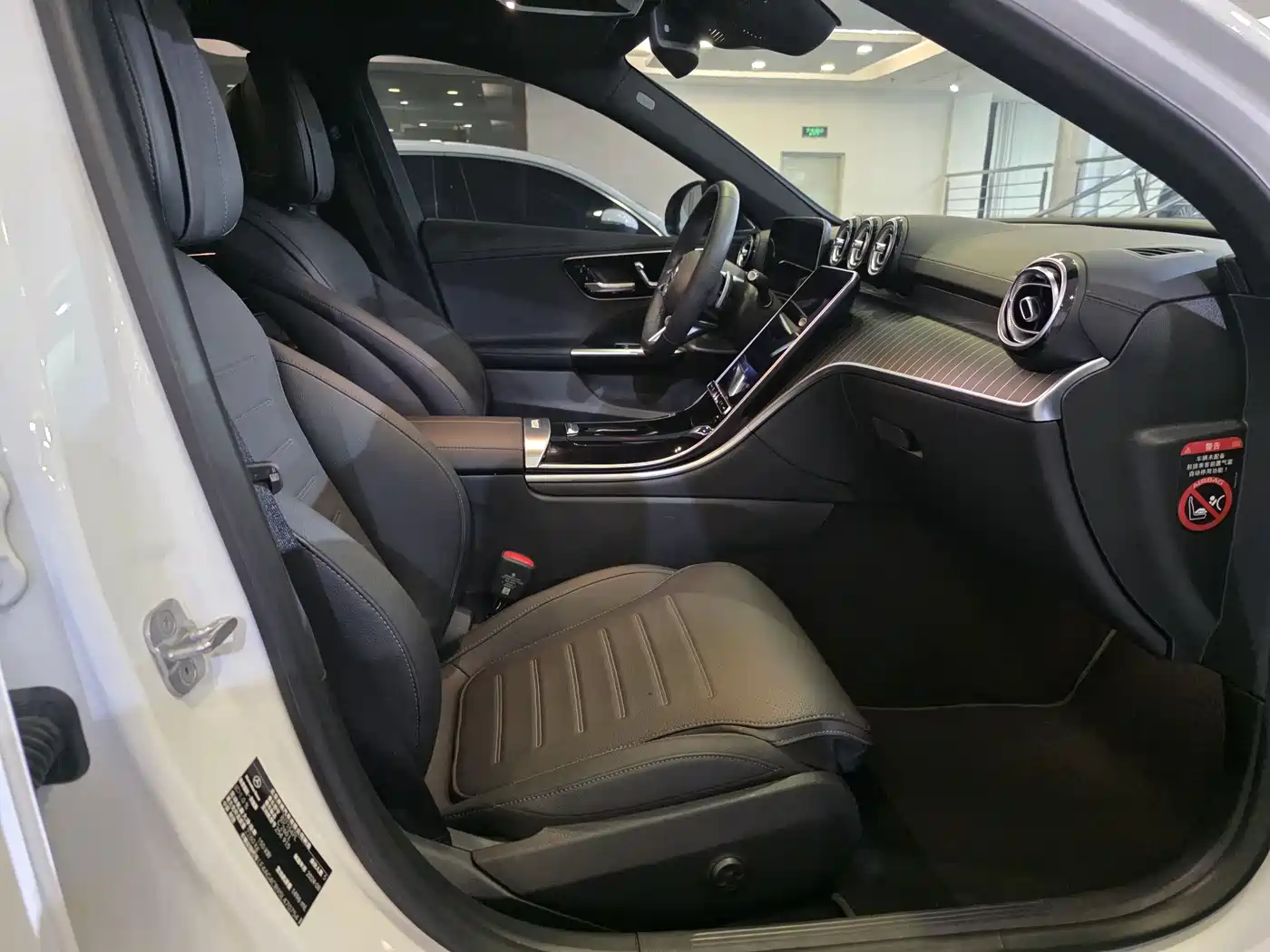 Mercedes-Benz C-Class 2025 C 260 L Night Sport Edition фото 10