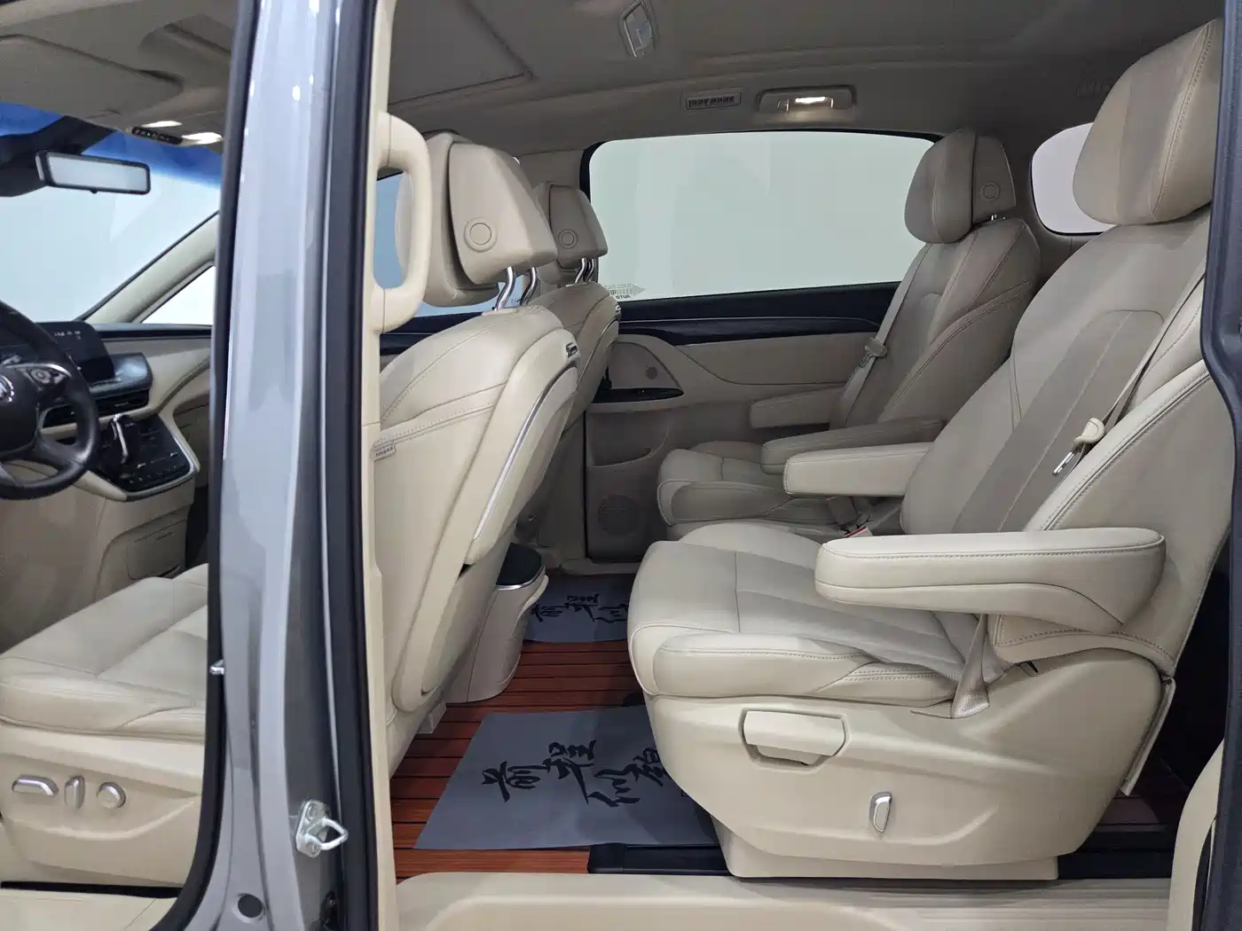 Buick GL8 2023 ES Landmaster Exclusive фото 6