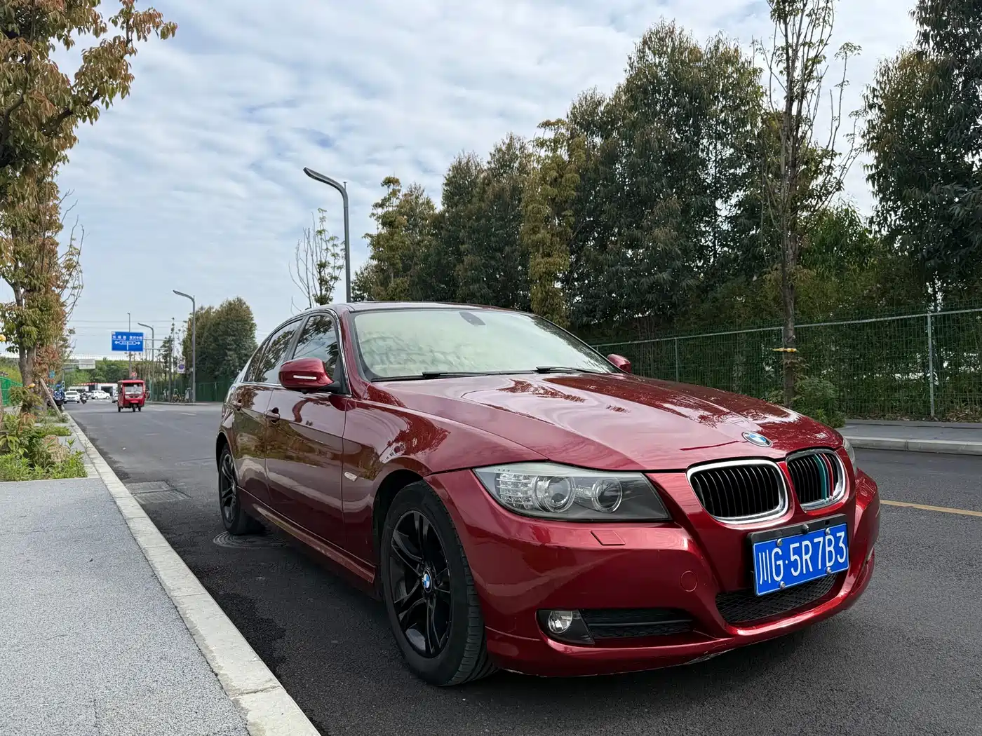 BMW 3 Series (Import) 2012 318i Leading фото 3