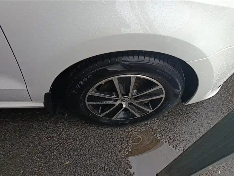 Volkswagen Polo 2018 1.5L Auto Safe Drive фото 6