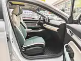 Photo 8 - Geely Emgrand L HiP